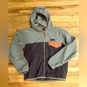 Grey and mauve Patagonia fleece